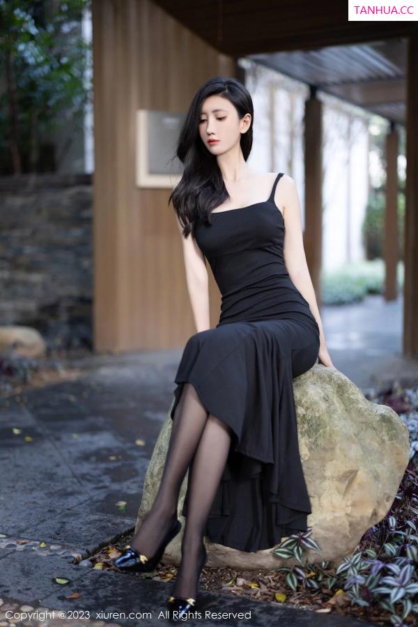   [XiuRen]高清写真图 2023.12.19 No.7830 章芃芃 清纯美腿第19张图片